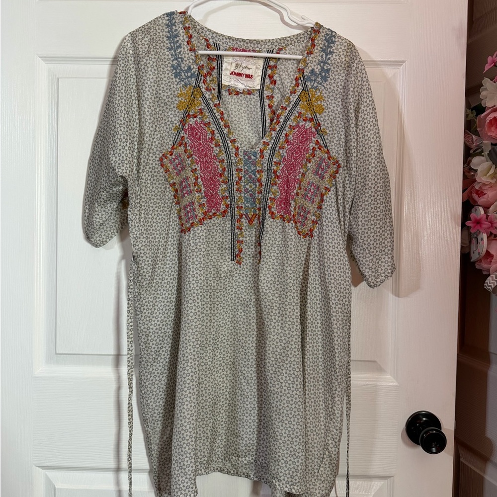 Johnny Was Multicolor Embroidered Short Sleeve Tee